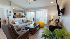 AH-B204 Remodeled 2nd Floor Condo, Shared Pool & Hot Tub, Near Marina